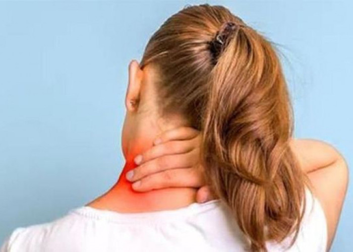 Muncul Benjolan di Leher? Kenali Penyebab dan Ciri-Ciri yang Perlu Diwaspadai 