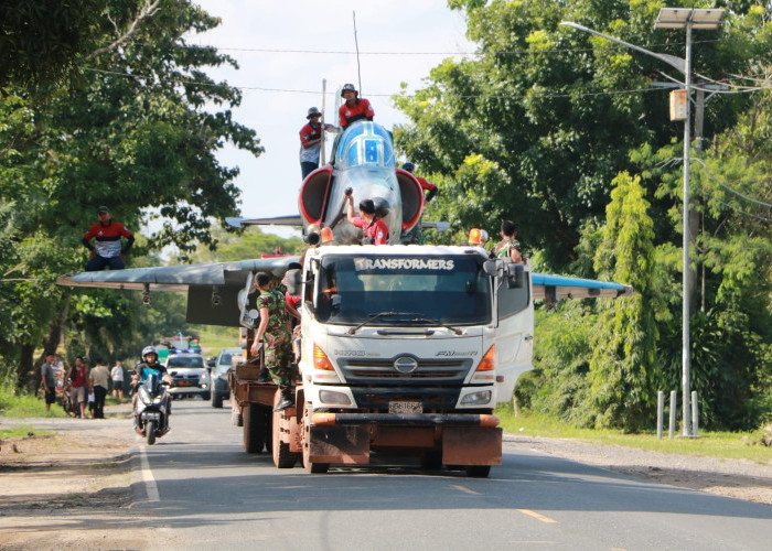 Penampakan Proses Relokasi Pesawat Skyhawk Menuju Lanud Bunyamin Tulang Bawang Lampung 