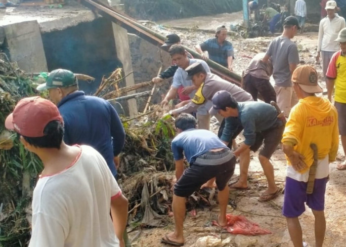 Rumah Hanyut, Terendam dan Jalan Tertimbun, Dampak Banjir dan Longsor di Tanggamus 