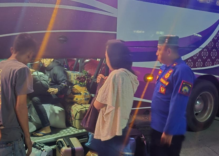 Damkar Lampung Selatan Bantu Hentikan Bus, Gadis Asal Bengkulu Dipastikan Aman