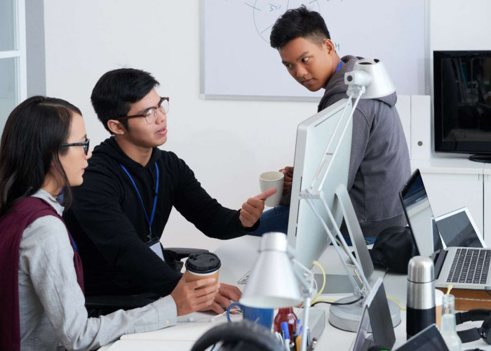 AI Tidak Lagi Sekadar Alat Bantu, Kini Mulai Menggantikan Cara Orang Bekerja