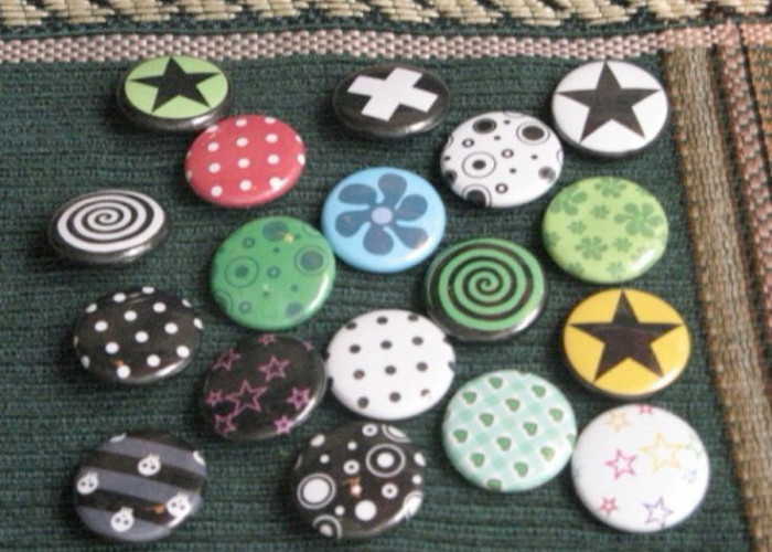 Koleksi Pin Jadi Hobi Unik, Aksesori Kecil untuk Tunjukkan Kepribadian