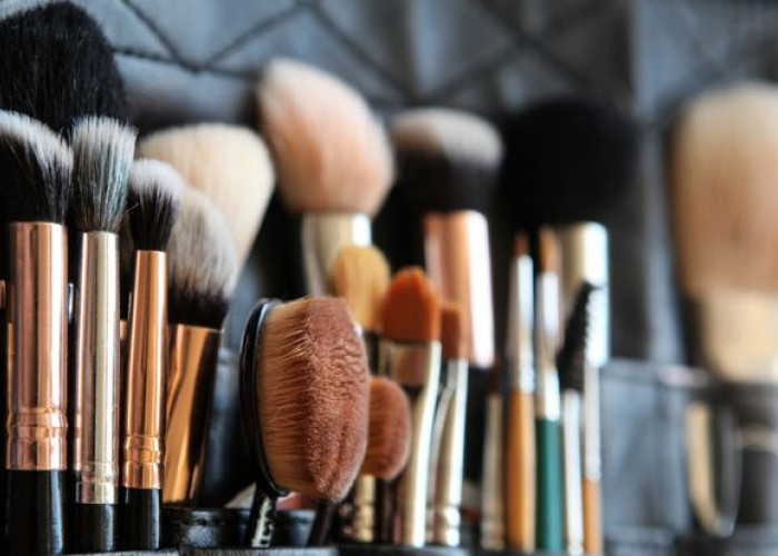 Bahaya Tersembunyi di Balik Kuas Makeup yang Jarang Dibersihkan
