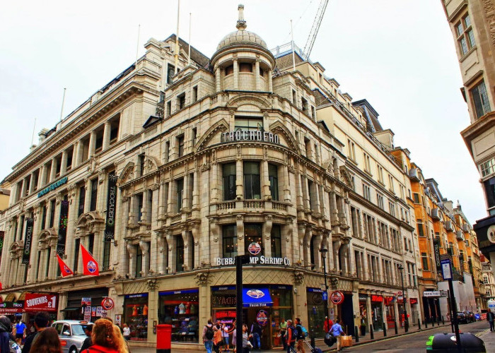 Dari Penolakan Menjadi Solusi, Kisah Asif Aziz Mengubah Ikon London Menjadi Masjid
