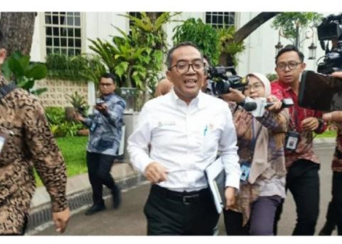 Kecuali Praktikum, Mendiktisaintek Tetapkan Mahasiswa Kuliah Jarak Jauh