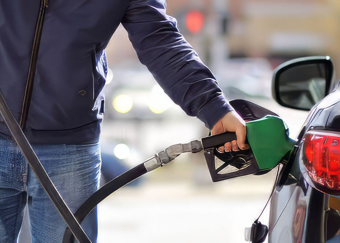 Bisa Picu Ledakan Fatal! Ini 5 Alasan Mengapa Anda Wajib Mematikan Mesin Kendaraan Saat Mengisi Bensin di SPBU