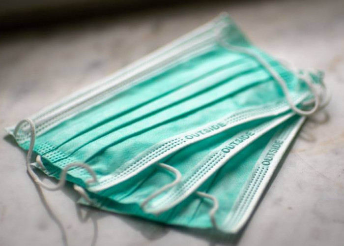 Waspada Abu Vulkanik, Dokter Paru Larang Penggunaan Masker Basah