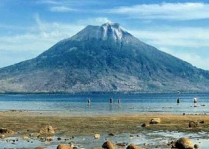 Gunung Ile Lewotolok Kembali Erupsi, Tercatat 90 Kali Letusan
