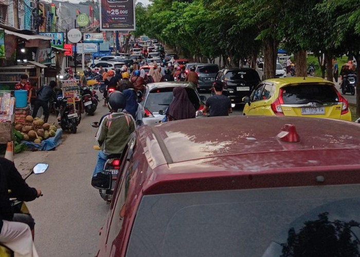Terjebak Macet Saat Berangkat Kerja? Ini dia 5 Solusi Agar Tetap Tepat Waktu Tiba di Kantor 