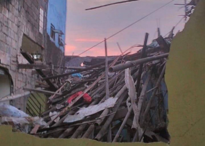 Ledakan Misterius di Pamulang Akibatkan Atap Rumah Runtuh dan Warga Luka-Luka