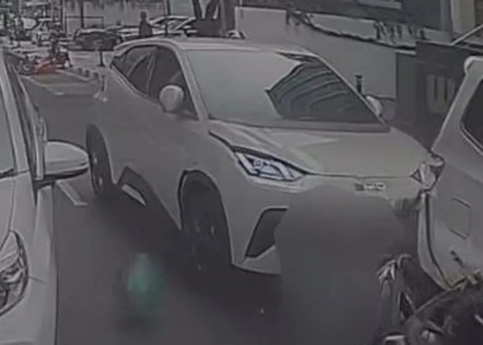 BYD Tabrak 4 Mobil dan Lindas Ojol di Blok M, Begini Kronologinya