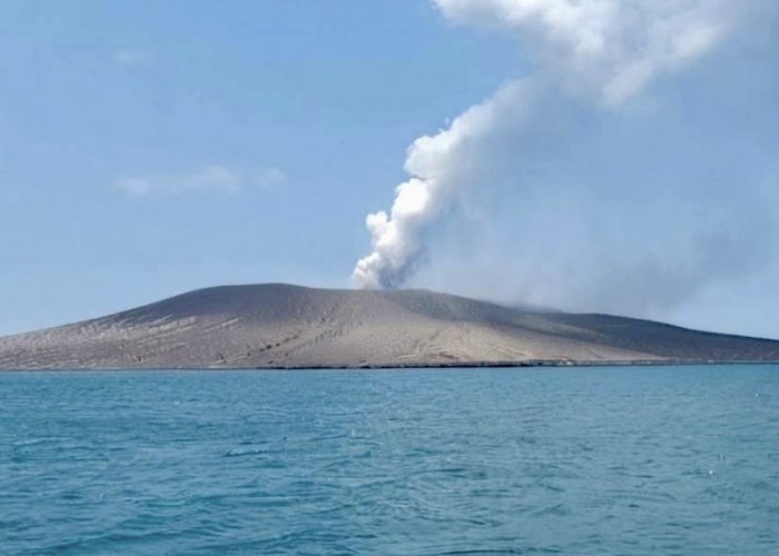Gunung Anak Krakatau Kembali Keluarkan Abu Vulkanik, Status Siaga Masih Berlaku