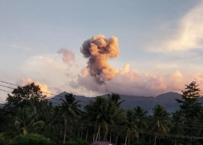 Gunung Dukono Kembali Erupsi, Warga Diminta Waspada Sebaran Abu Vulkanik