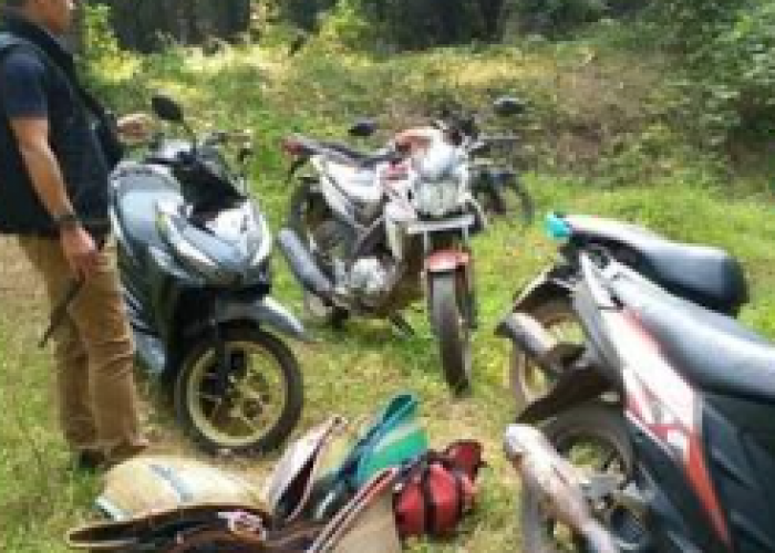 Polsek Katibung Gerebek Arena Sabung Ayam, 17 Motor dan Puluhan Barang Bukti Diamankan