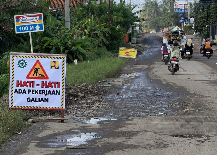 Bertahun-tahun Rusak dan Dihujat Warga, Jalan Sukoharjo Lampung Tengah Kini Mulai Diperbaiki