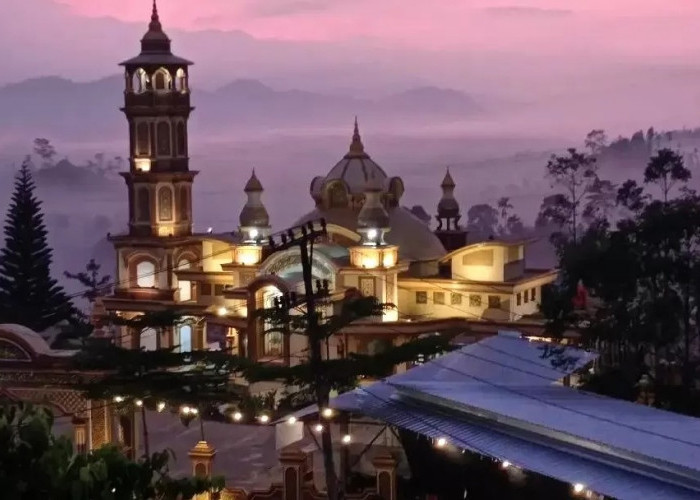 Masjid di Atas Awan, Pesona Wisata Religi di Lampung Barat