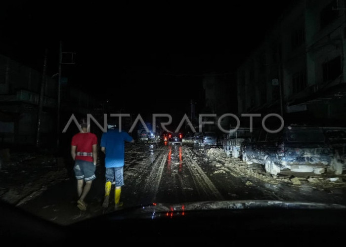 Warga Aceh Tamiang Bertahan di Tengah Kegelapan Pascabanjir Bandang