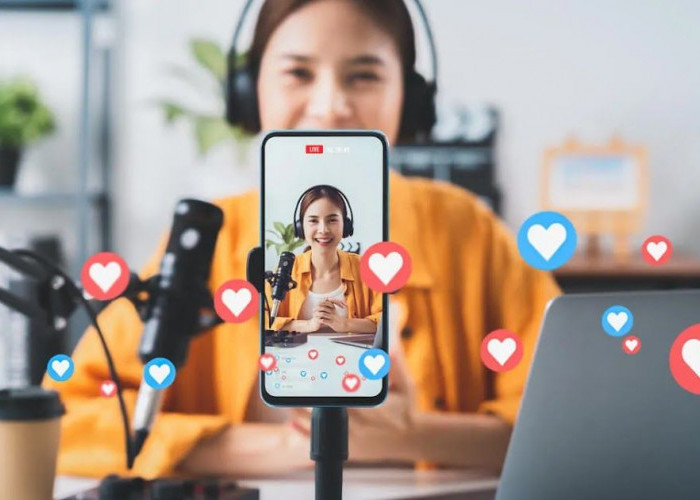 Bijak Mengikuti Influencer di Era Digital: Antara Sumber Inspirasi dan Tantangan Realitas