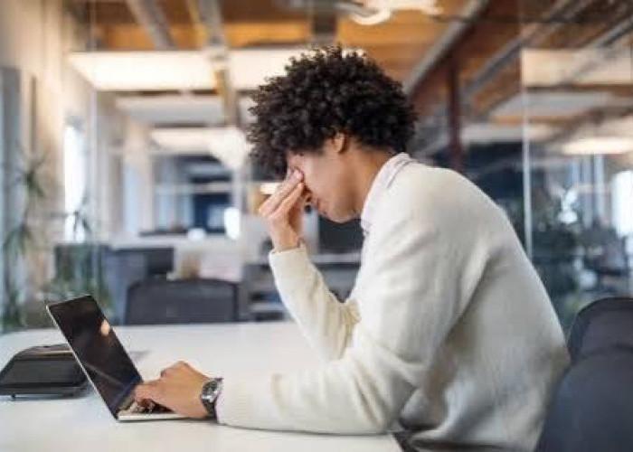 Tidak Dianggap di Kantor Bisa Berdampak Besar bagi Kesehatan Mental