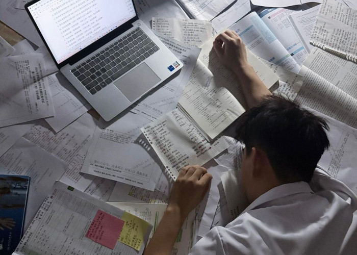 Jasa Joki Tugas Tak Lagi Diam-Diam, Kini Jadi Bisnis Terang