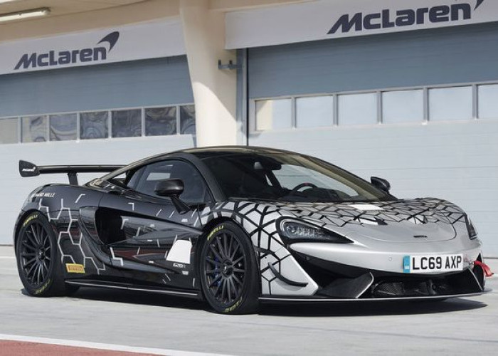 Alasan Mengapa Serat Karbon Wajib Ada di Setiap Mobil Sport Modern