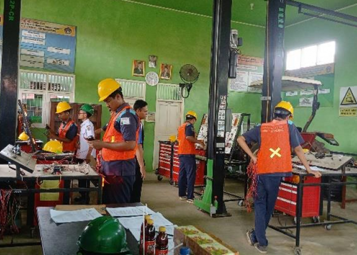 SMKN 1 Tegineneng Tancap Gas Cetak SDM Siap Kerja Bersama Dunia Industri