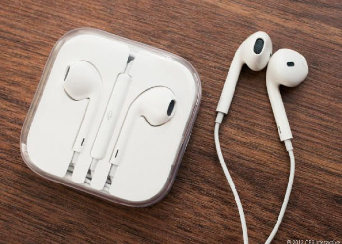 Bisa Bikin Tuli Permanen! Ini Bahaya Tidur Menggunakan Earphone