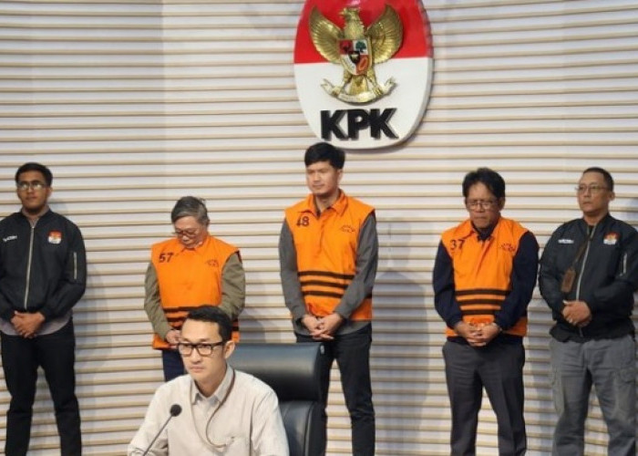 Penampakan 3 Tersangka OTT KPK Inhutani V, Ada Direksi BUMN dan Swasta 