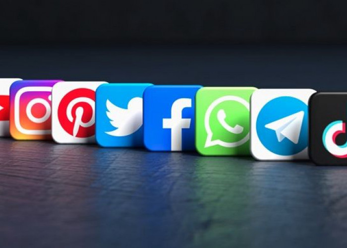 Fenomena 'Ngabuburit Digital', Ini Alasan Warga Habiskan Waktu Menunggu Berbuka di Media Sosial