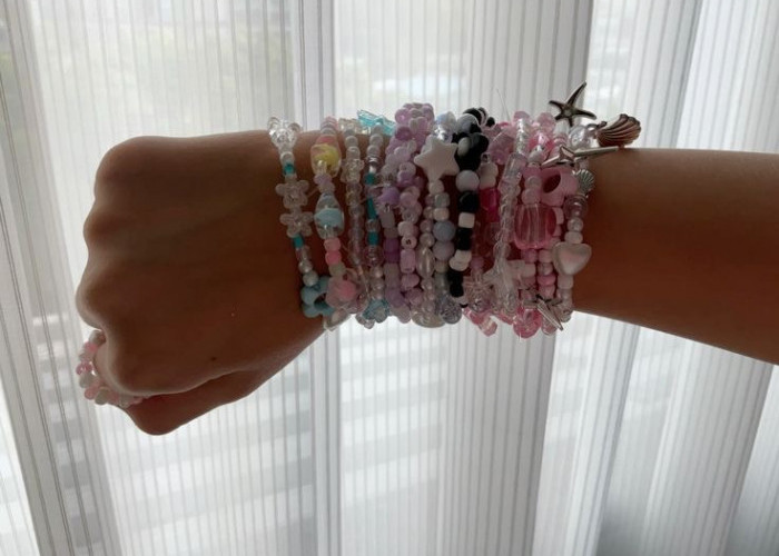 Charm Bracelet Kembali Tren, Aksesori Personal Jadi Favorit Anak Muda