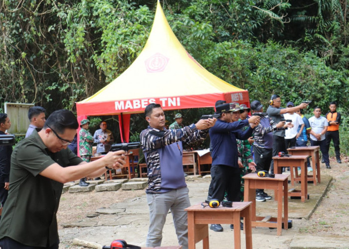 Perkuat Sinergi Lintas Sektor, PT BTB Ikut Latihan Menembak Bersama Lanal Lampung