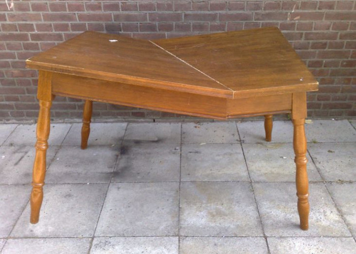 Meja Mudah Rusak? Pentingnya Memilih Furnitur yang Kokoh dan Tahan Lama