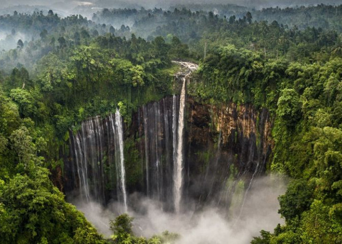Serasa di Luar Negeri! Intip Pesona Tumpak Sewu, 'Niagara' Tersembunyi di Jawa Timur