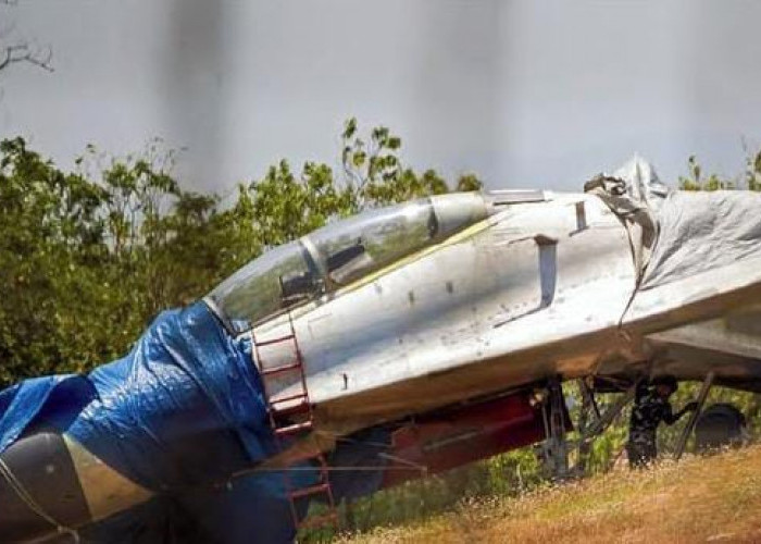 Viral! Pesawat Tempur Sukhoi Tergelincir di Lanud Sultan Hasanuddin, Asap Tebal Sempat Membumbung