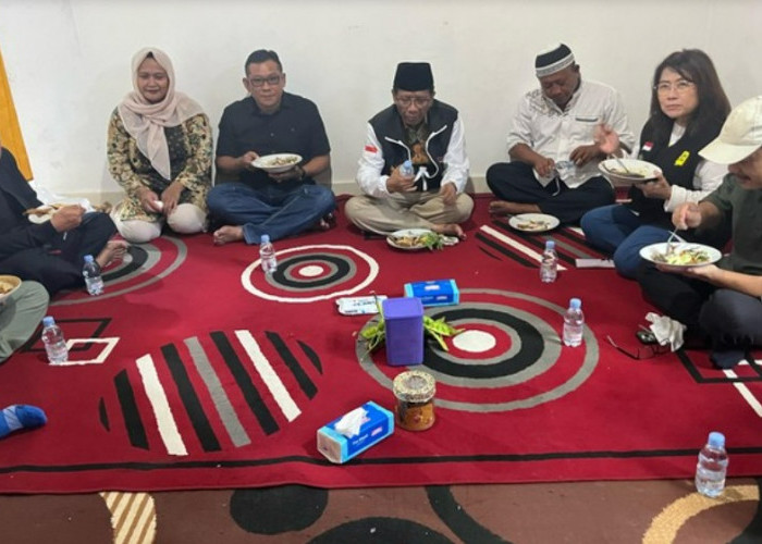 Mahfud MD Makan Siang Lahap Di Rumah Warga Pesawaran Lampung, Apa Saja Menunya?