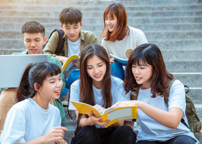 Lingkungan Pertemanan dan Pengaruhnya terhadap Pola Pikir Mahasiswa