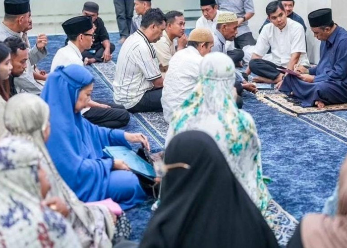 Tanpa Protokol, Gubernur Sulteng Anwar Hafid Buka Ruang Dengar Aspirasi Warga Usai Subuh
