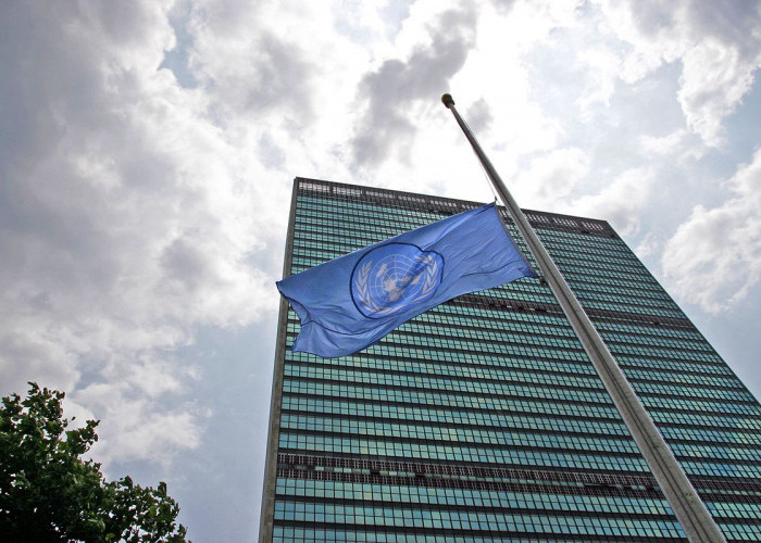 PBB Kibarkan Bendera Setengah Tiang, Bukan untuk Anak Gaza, tapi Ratapi Nyawa 101 Stafnya