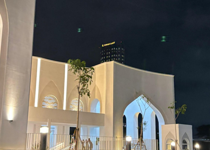 Momen Haru Di Masjid Raya Al-Bakrie Lampung, Seorang Pria Ucapkan Dua Kalimat Syahadat