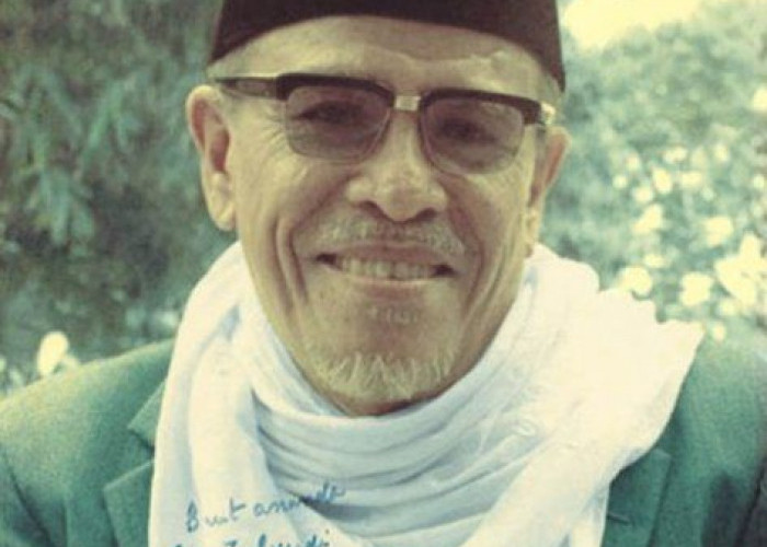 Kisah Buya Hamka: Pernah Ditahan di Era Soekarno, Berakhir Jadi Imam Salat Jenazah