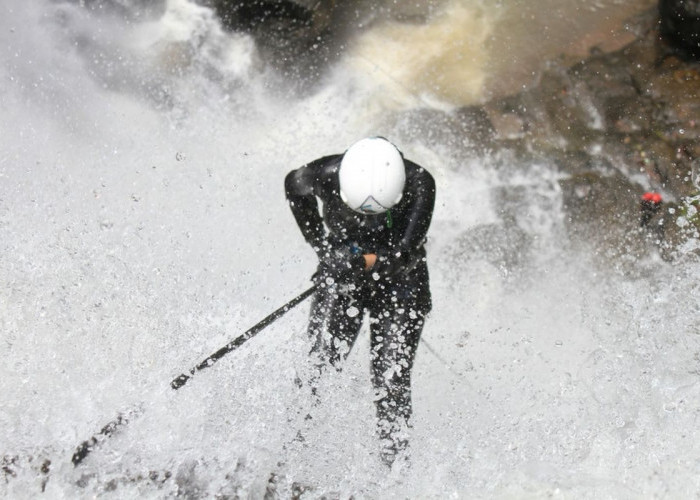 Canyoneering Jadi Pilihan Wisata Petualangan yang Kian Digemari Anak Muda