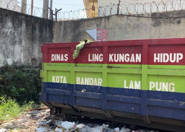 Banjir Berulang di Way Lunik: Antara Drainase yang Menyempit dan Tanah yang Tak Lagi Menyerap