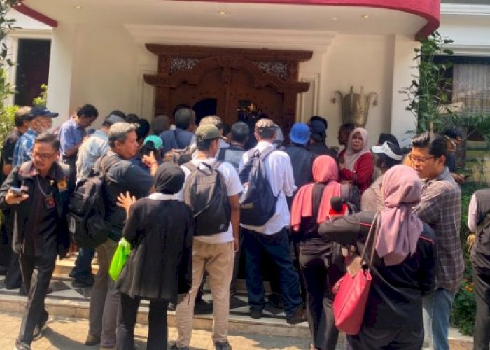 Akses Media Dibatasi, Konferensi Pers Raffi Ahmad soal Dugaan Kasus Impor Berlangsung Tegang