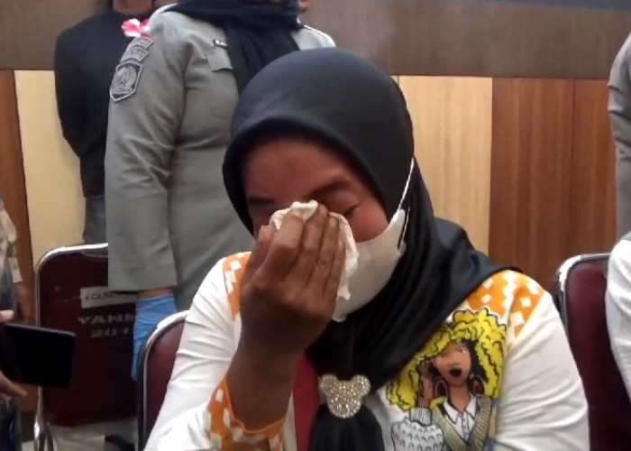 Tidak Kapok Tawuran, Ibu Ini Menangis Melihat Anak di Mapolda Lampung