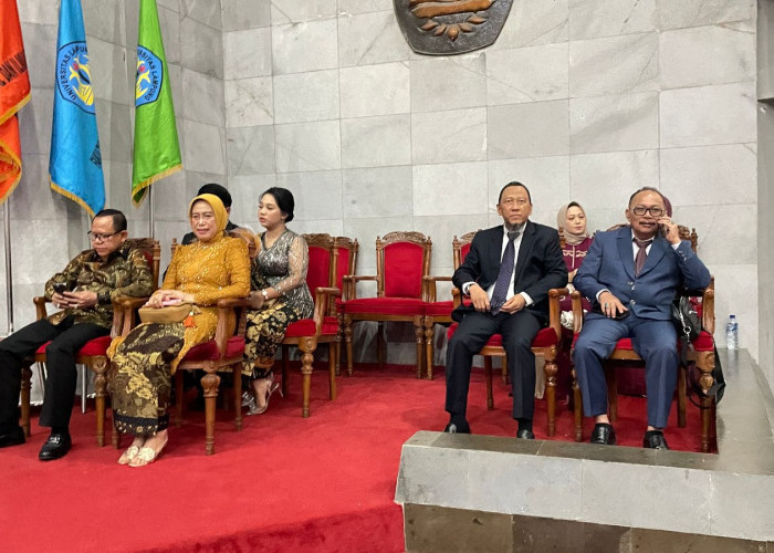 Kakanwil BPN Provinsi Lampung Hadiri Prosesi Wisuda Unila Periode IV tahun Akademik 2024/2025