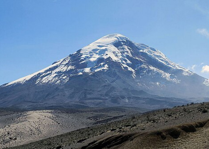 Bukan Everest! Inilah Gunung di Ekuador yang Jadi Titik Terjauh dari Pusat Bumi 