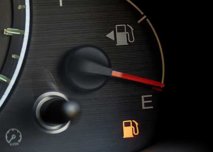 Indikator BBM Sudah “E”? Jangan Panik, Ini Arti Sebenarnya yang Jarang Diketahui