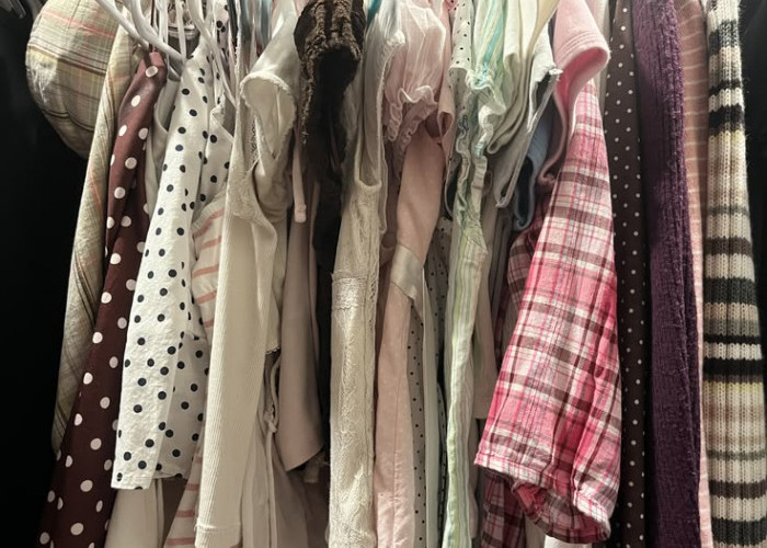Bukan Sekadar Murah, Tren Y2K Bikin Thrifting Makin Diminati Anak Muda