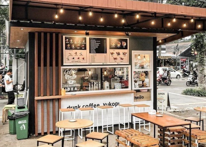 Warung Kopi Kecil Jadi Ruang Diskusi Anak Muda di Tengah Kesibukan