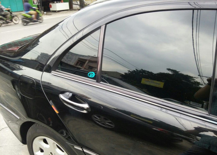 Jangan Asal Gelap! Ini 5 Tips Memilih Kaca Film Mobil yang Ampuh Tolak Panas Matahari Lampung Tanpa Ganggu Vis